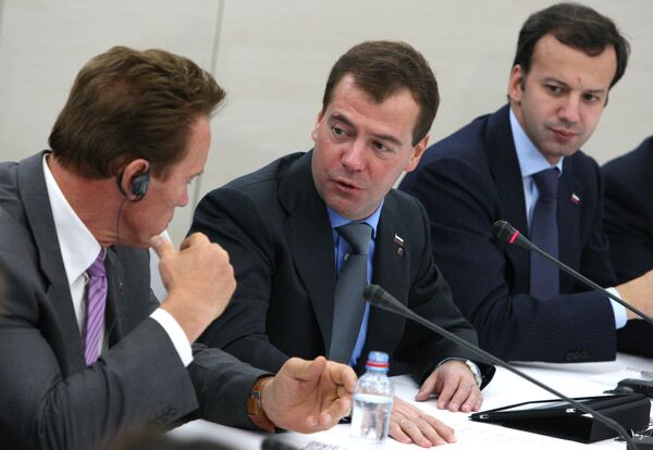 Rencontre Medvedev-Schwarzenegger à Moscou - Sputnik Afrique