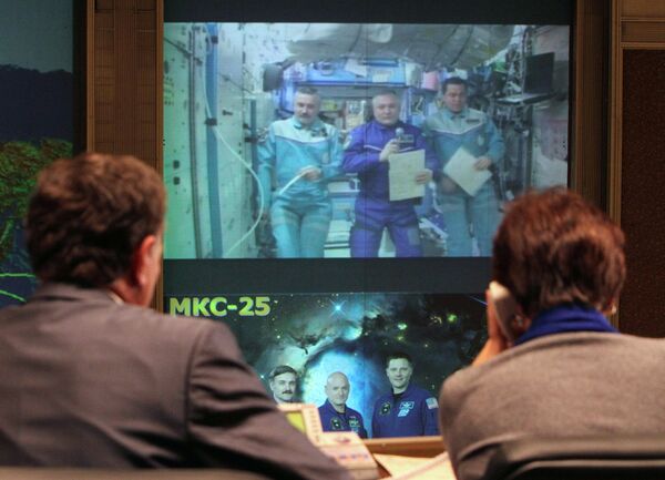 Les cosmonautes de l'ISS participent au recensement de la population russe - Sputnik Afrique