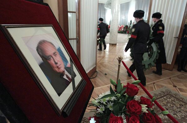 L'office des morts à la mémoire du défunt ancien premier ministre Viktor Tchernomyrdine - Sputnik Afrique