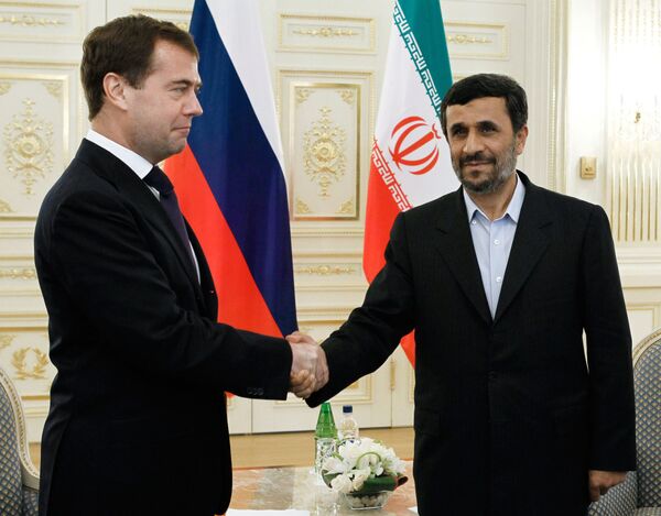 Rencontre Medvedev-Ahmadinejad en marge du sommet de la Caspienne - Sputnik Afrique