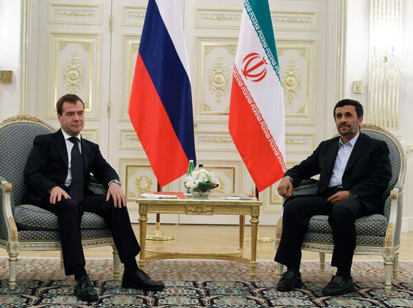 Dmitri Medvedev  et  Mahmoud Ahmadinejad - Sputnik Afrique