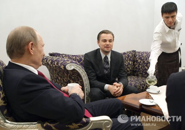 Vladimir Poutine rencontre Leonardo DiCaprio à Saint-Pétersbourg - Sputnik Afrique