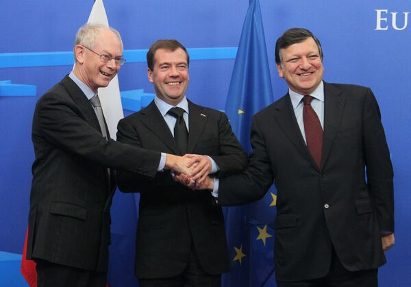 Dmitri Medvedev, Herman Van Rompuy et José Manuel Barroso - Sputnik Afrique