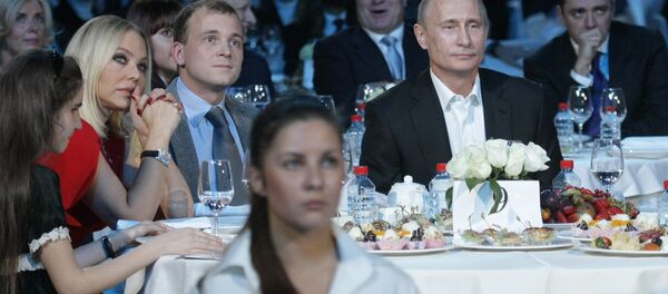 Владимир Путин посетил благотворительный концерт в Санкт-Петербурге - Sputnik Afrique