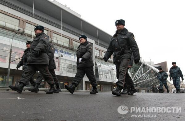 Tensions à Moscou: les forces de l'ordre déployées à la gare de Kiev     - Sputnik Afrique
