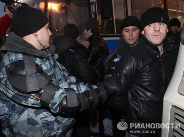 La police interpelle des fauteurs de troubles à Moscou - Sputnik Afrique