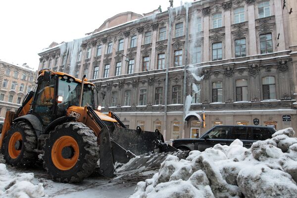 Saint-Pétersbourg sous la neige - Sputnik Afrique
