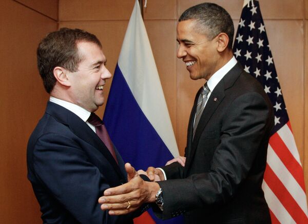 Dmitri Medvedev et Barack Obama. Archives - Sputnik Afrique