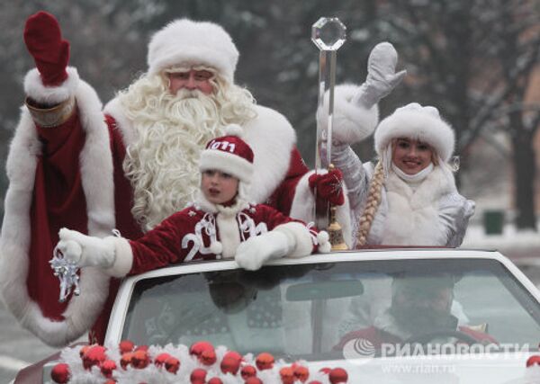 Le Père Noël russe arrive à Moscou  - Sputnik Afrique
