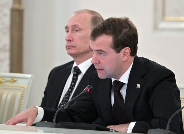 Vladimir Poutine et  Dmitri Medvedev - Sputnik Afrique