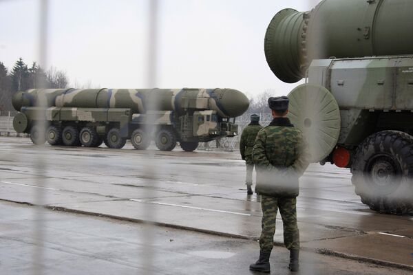 Russie: tir d'essai réussi d'un missile intercontinental Topol - Sputnik Afrique