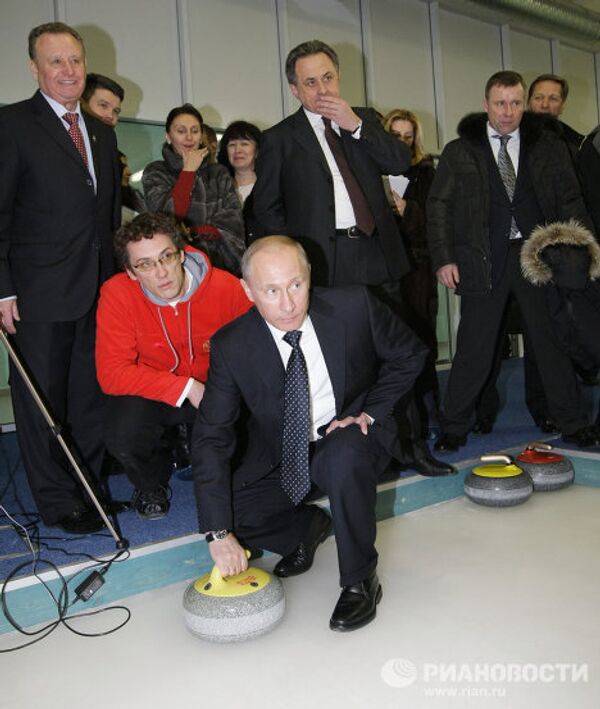 Poutine visite un centre d'entraînement sportif  - Sputnik Afrique