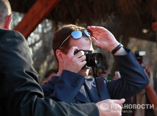 Dmitri Medvedev sur les rives du Jourdain  - Sputnik Afrique
