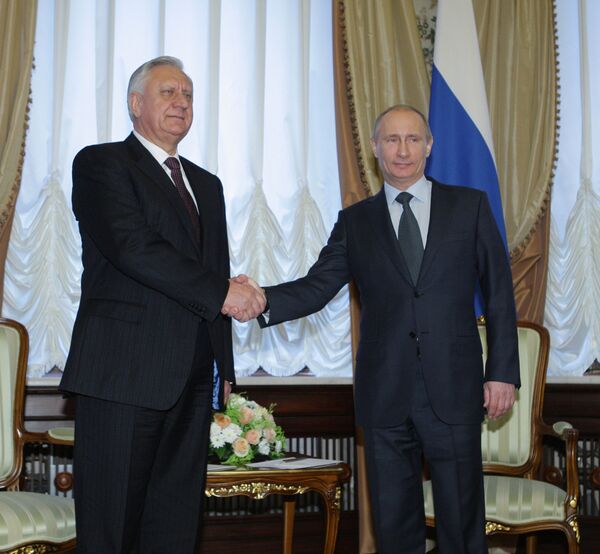 Vladimir Poutine et Mikhaïl Miasnikovitch - Sputnik Afrique