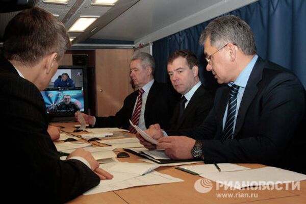 Dmitri Medvedev teste la sécurité du métro moscovite - Sputnik Afrique