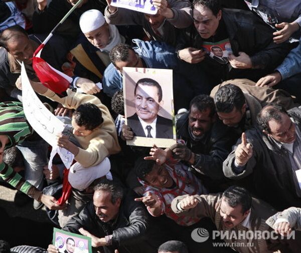 Les affrontements entre partisans et détracteurs du président Moubarak au Caire - Sputnik Afrique