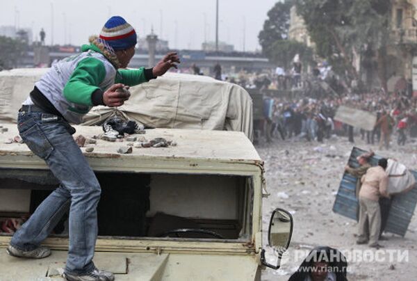 Les affrontements entre partisans et détracteurs du président Moubarak au Caire - Sputnik Afrique