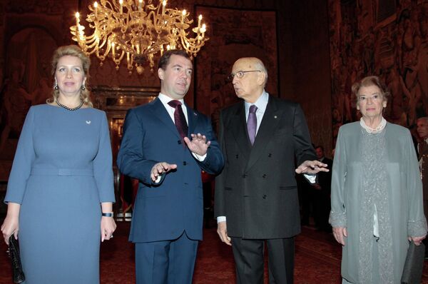 Dmitri Medvedev et son épouse ont rencontré le couple présidentiel italien - Sputnik Afrique