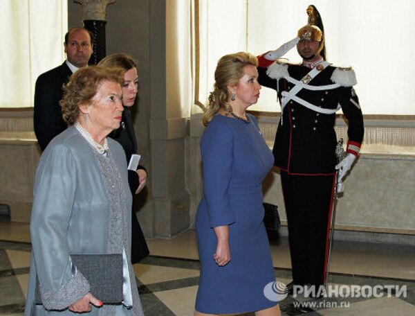 Dmitri Medvedev et son épouse ont rencontré le couple présidentiel italien - Sputnik Afrique