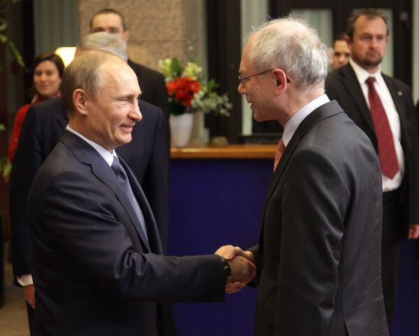 Le premier ministre russe Vladimir Poutine s'entretient avec le président du Conseil de l'Europe Herman Van Rompuy - Sputnik Afrique