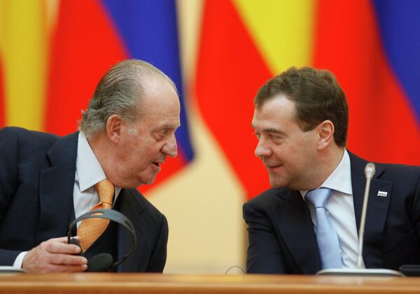 Le président russe Dmitri Medvedev et le roi d'Espagne Juan Carlos - Sputnik Afrique
