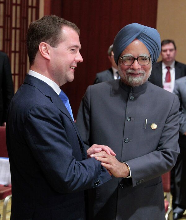 Dmitri Medvedev et Manmohan Singh  - Sputnik Afrique