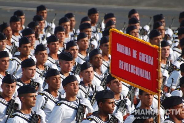 La Havane accueille son premier défilé militaire en cinq ans - Sputnik Afrique