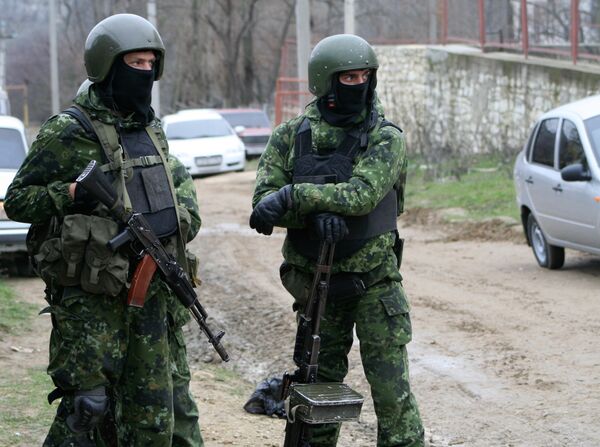Caucase russe: un groupe d'hommes armés encerclé par la police - Sputnik Afrique