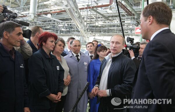 Poutine inspecte l'usine automobile AvtoVAZ - Sputnik Afrique