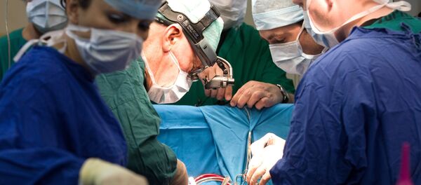 Russie: transplantation cardiaque unique au monde - Sputnik Afrique