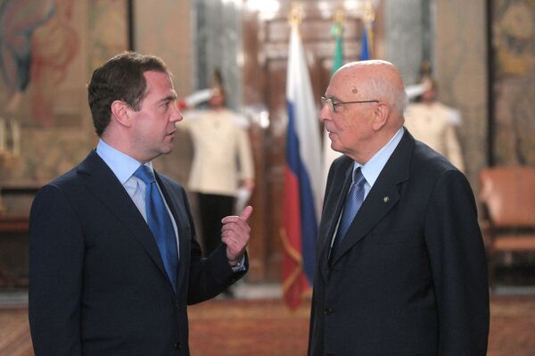 Le président russe Dmitri Medvedev avec son homologue italien Giorgio Napolitano. - Sputnik Afrique