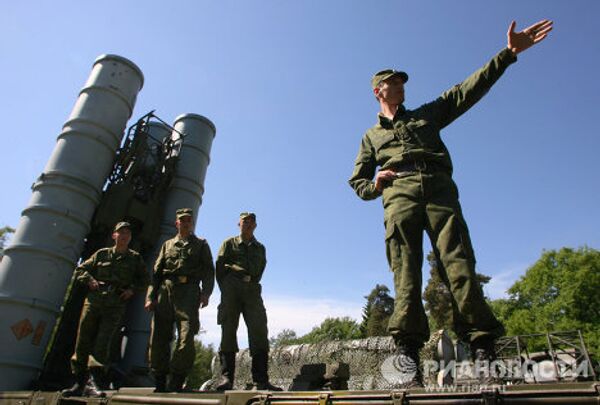 Le système mobile de défense antiaérienne et antimissile assure la sécurité Le système mobile de défense antiaérienne et antimissile assure la sécurité - Sputnik Afrique