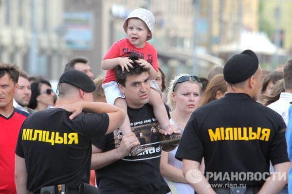 Une drôle de manifestation à Minsk - Sputnik Afrique
