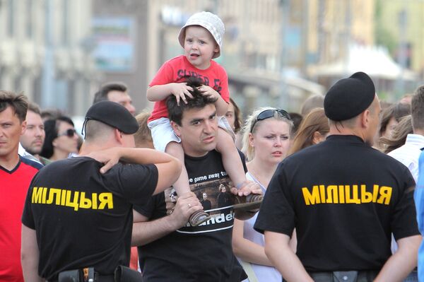 Minsk: des dizaines de manifestants interpellés par la police - Sputnik Afrique
