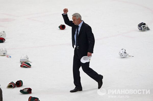 Flash sur l’entraîneur de l’équipe de Russie de hockey Bilialetdinov - Sputnik Afrique