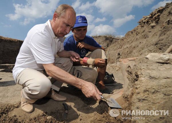Vladimir Poutine, un archéologue amateur - Sputnik Afrique