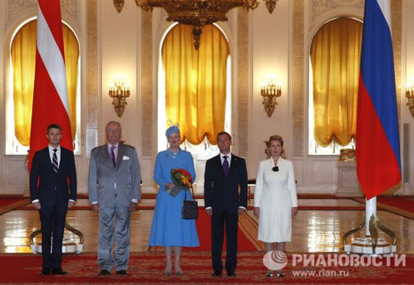 Dmitri Medvedev accueille la reine Margrethe II   - Sputnik Afrique