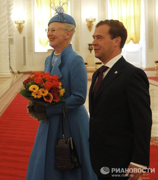 Dmitri Medvedev accueille la reine Margrethe II   - Sputnik Afrique