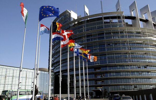 Syrie: le Parlement européen appelle l'UE à soutenir l'opposition (Schulz) - Sputnik Afrique