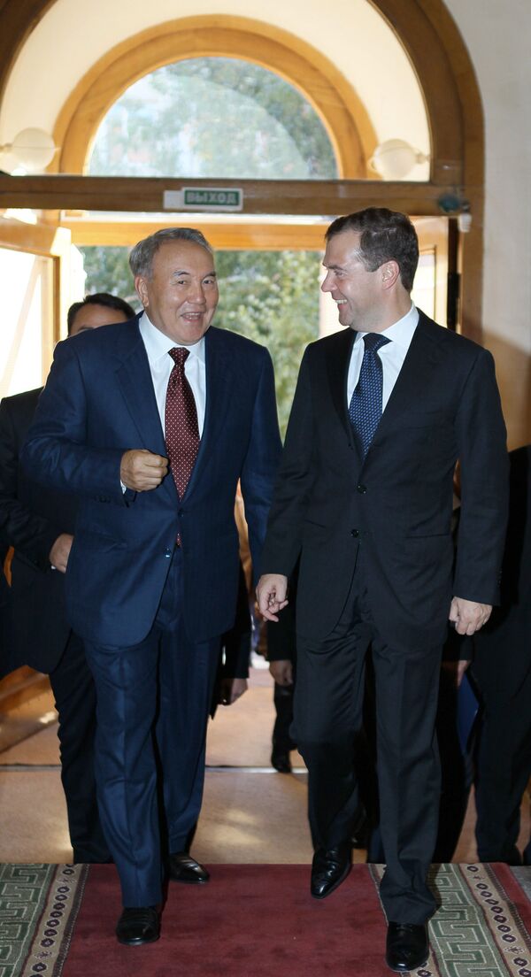 Dmitri Medvedev et Noursoultan Nazarbaïev - Sputnik Afrique