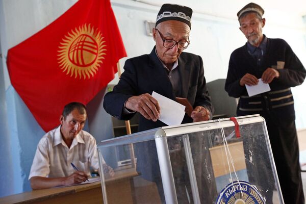 Kirghizstan: l'élection présidentielle a démarré - Sputnik Afrique