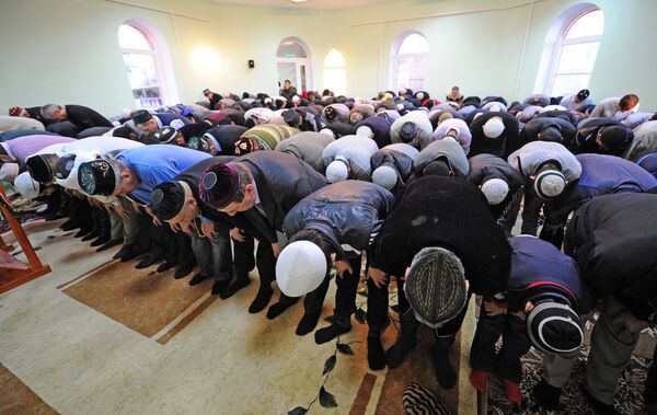 Aïd al-Adha: 170.000 musulmans célèbrent à Moscou - Sputnik Afrique
