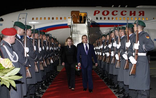 Dmitri Medvedev et Svetlana Medvedeva - Sputnik Afrique
