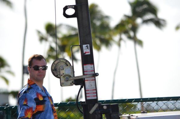 Dmitri Medvedev à Honolulu en chemise hawaïenne  - Sputnik Afrique