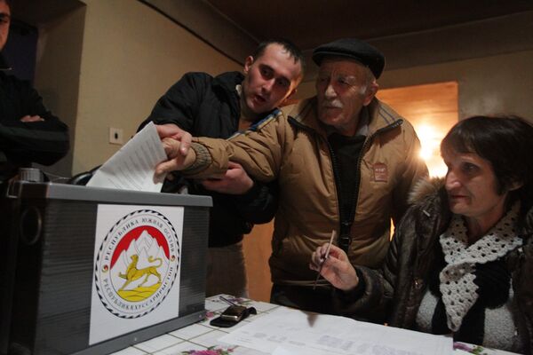 Ossétie du Sud: nouvelle élection présidentielle fixée au 25 mars - Sputnik Afrique