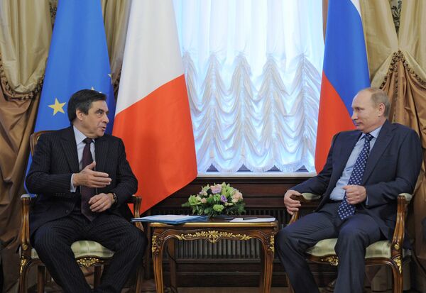 Premier ministre russe Vladimir Poutine et son homologue français François Fillon - Sputnik Afrique