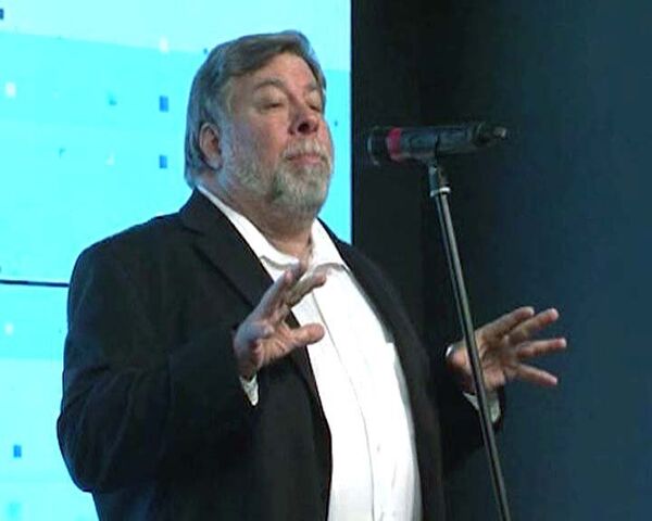 Steve Wozniak dévoile aux Russes le secret de l'invention de l'ordinateur d'Apple - Sputnik Afrique