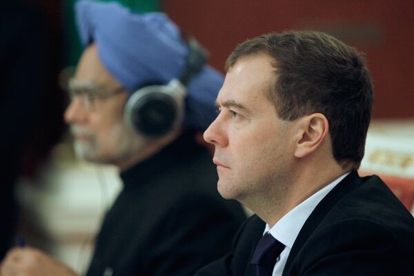 Président russe Dmitri Medvedev et du premier ministre indien Manmohan Singh - Sputnik Afrique