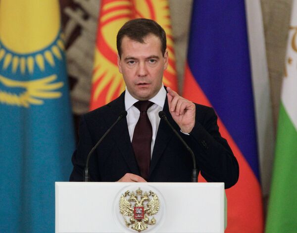 Première rencontre entre Medvedev et le président kirghiz au Kremlin - Sputnik Afrique