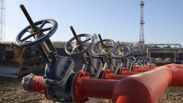Нефть дорожает на ожиданиях данных о снижении запасов в США - Sputnik Afrique